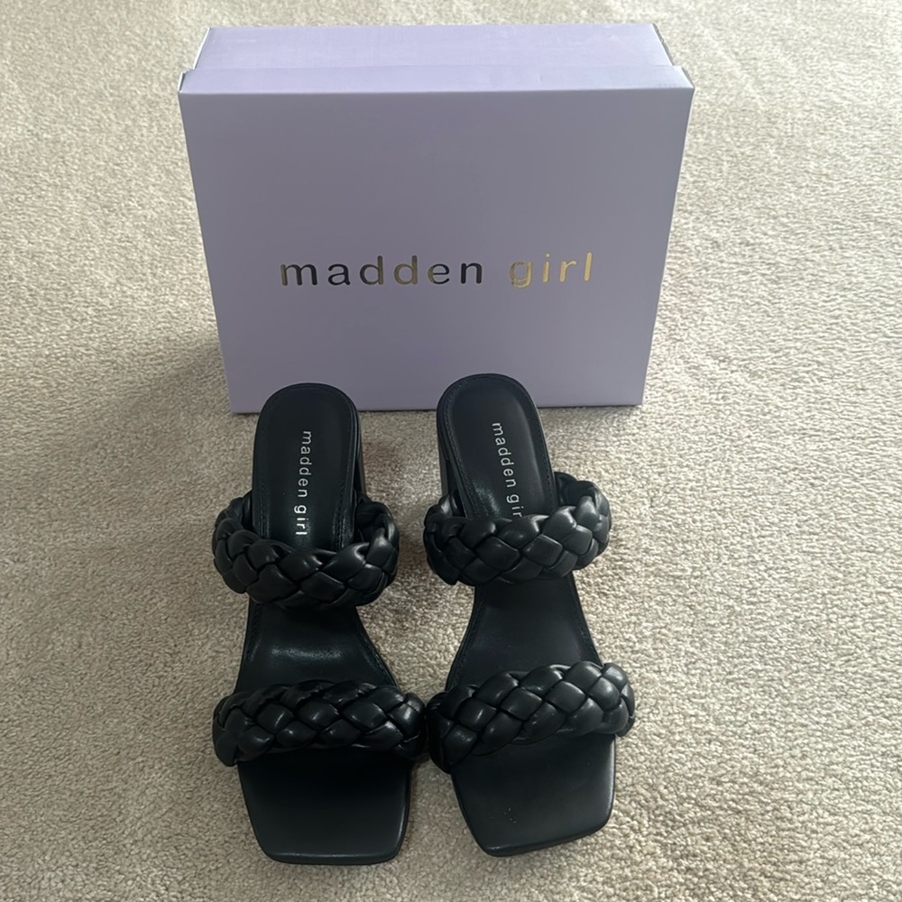 Black Knotted Heels